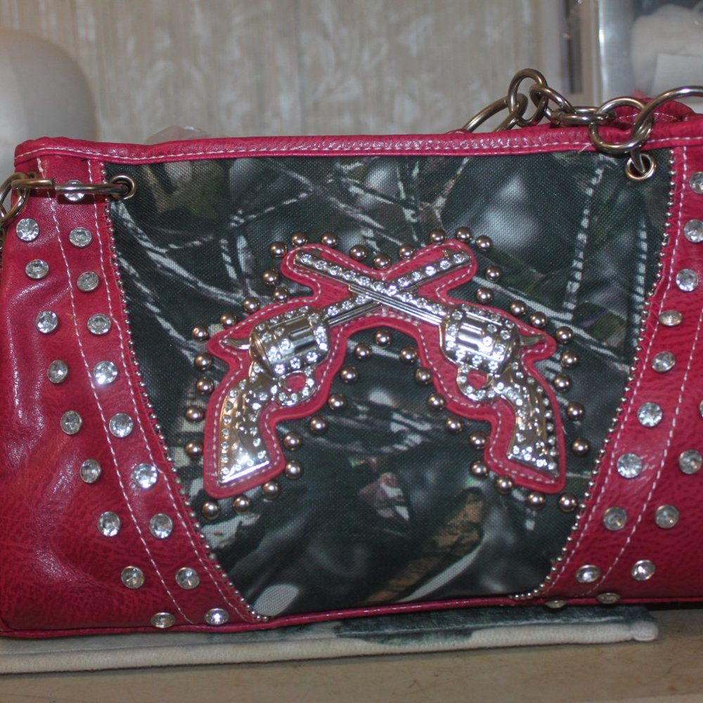 Htags: BNB Natural Camo Purse/ Pink/guns